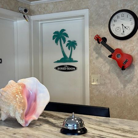 Hole Inn The Wall Hotel - Fort Walton Beach - Sunset Plaza - Nearby Beaches & Hurlburt Zewnętrze zdjęcie