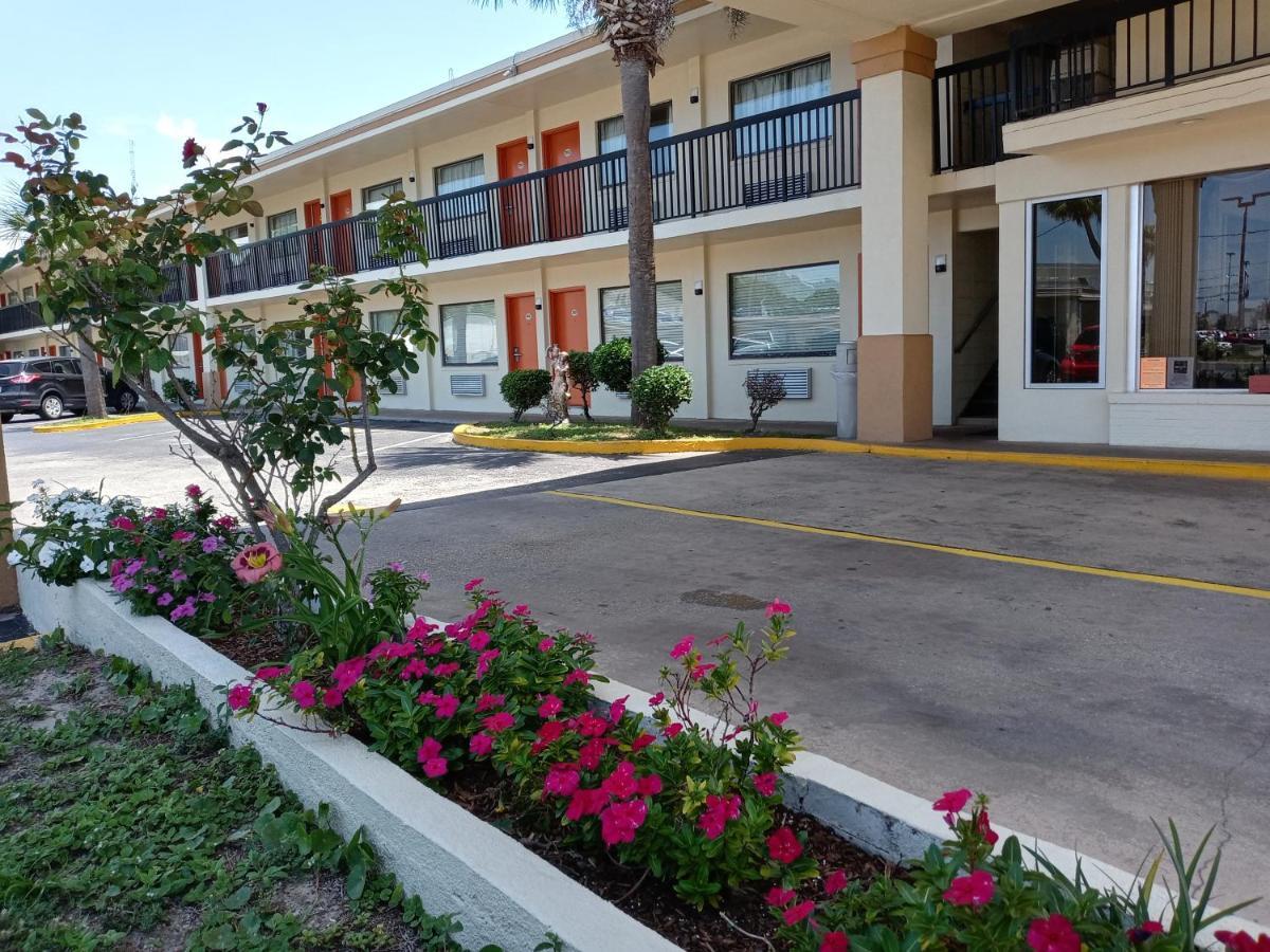 Hole Inn The Wall Hotel - Fort Walton Beach - Sunset Plaza - Nearby Beaches & Hurlburt Zewnętrze zdjęcie