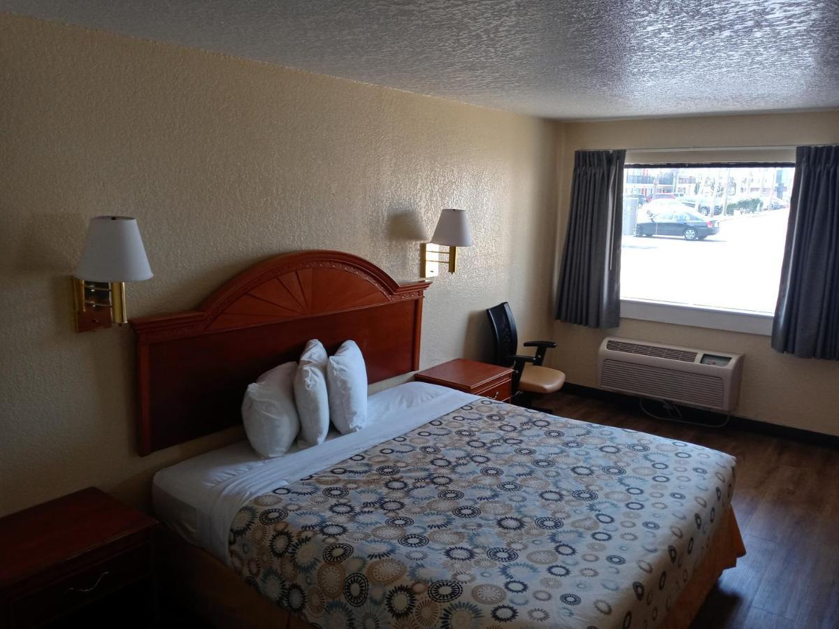 Hole Inn The Wall Hotel - Fort Walton Beach - Sunset Plaza - Nearby Beaches & Hurlburt Zewnętrze zdjęcie