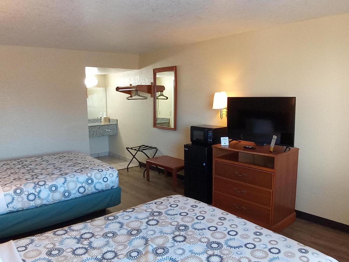 Hole Inn The Wall Hotel - Fort Walton Beach - Sunset Plaza - Nearby Beaches & Hurlburt Zewnętrze zdjęcie