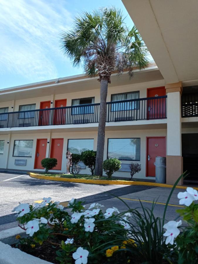 Hole Inn The Wall Hotel - Fort Walton Beach - Sunset Plaza - Nearby Beaches & Hurlburt Zewnętrze zdjęcie