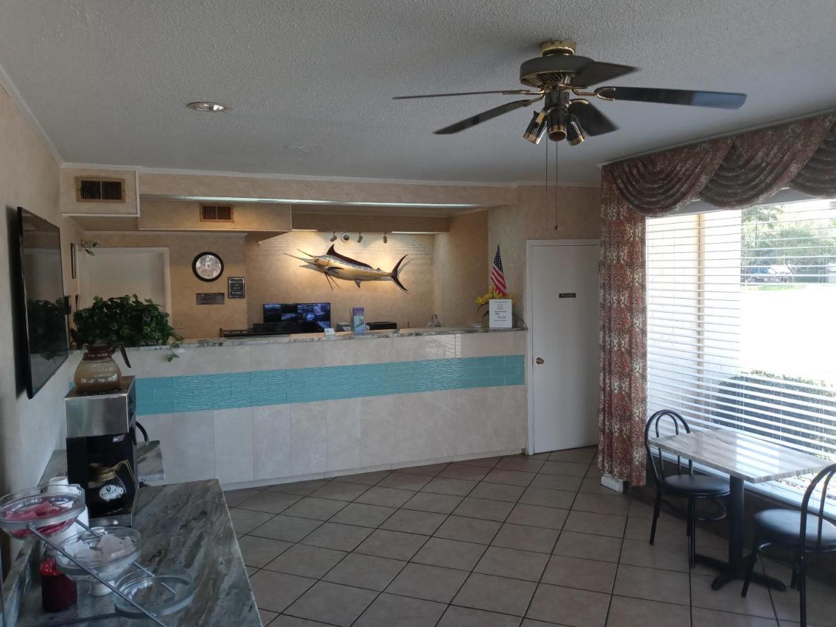 Hole Inn The Wall Hotel - Fort Walton Beach - Sunset Plaza - Nearby Beaches & Hurlburt Zewnętrze zdjęcie