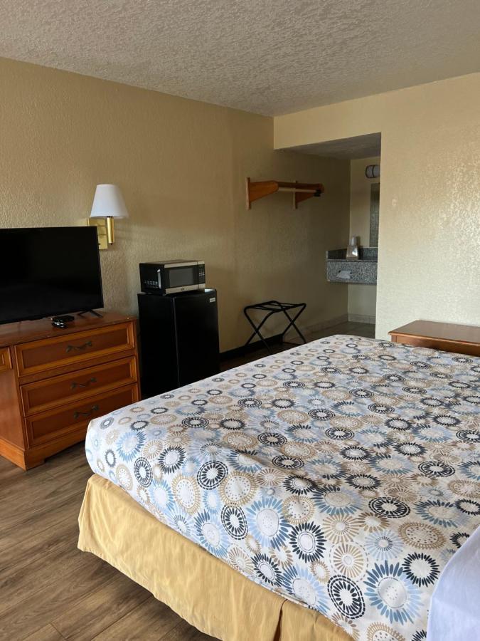 Hole Inn The Wall Hotel - Fort Walton Beach - Sunset Plaza - Nearby Beaches & Hurlburt Zewnętrze zdjęcie