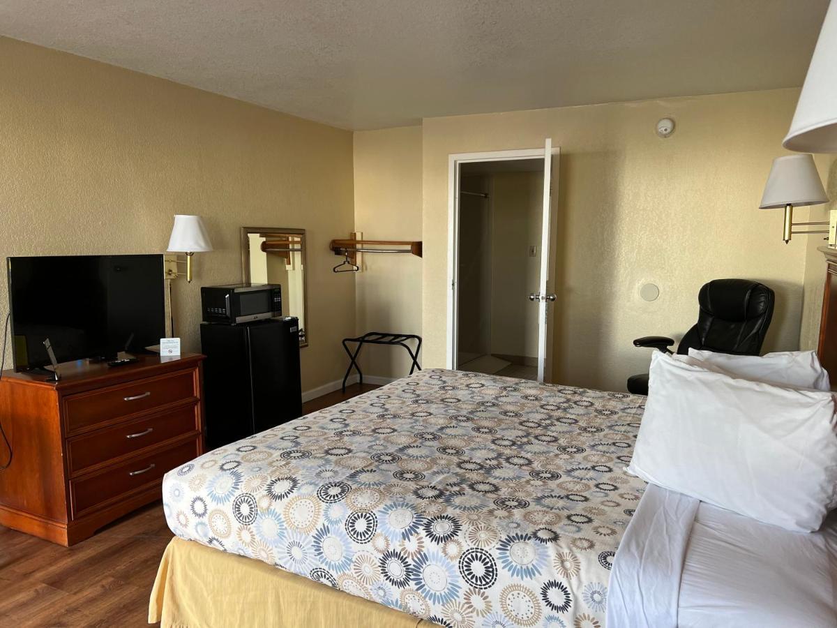 Hole Inn The Wall Hotel - Fort Walton Beach - Sunset Plaza - Nearby Beaches & Hurlburt Zewnętrze zdjęcie