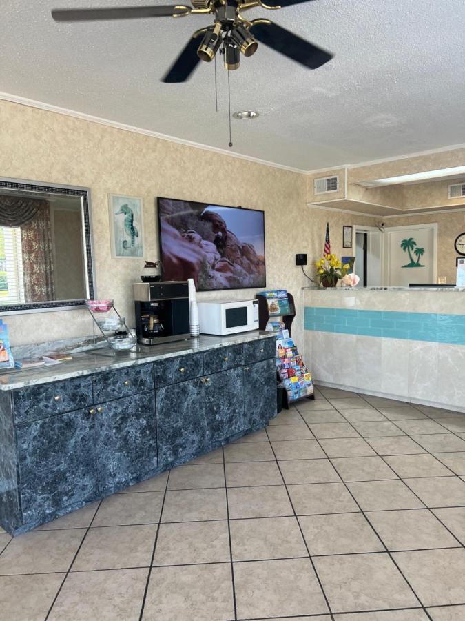 Hole Inn The Wall Hotel - Fort Walton Beach - Sunset Plaza - Nearby Beaches & Hurlburt Zewnętrze zdjęcie