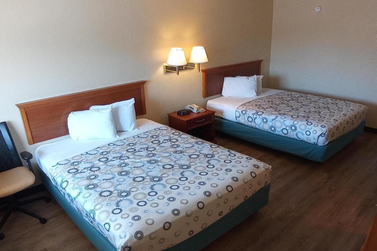 Hole Inn The Wall Hotel - Fort Walton Beach - Sunset Plaza - Nearby Beaches & Hurlburt Zewnętrze zdjęcie