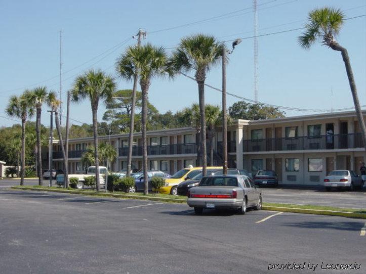 Hole Inn The Wall Hotel - Fort Walton Beach - Sunset Plaza - Nearby Beaches & Hurlburt Zewnętrze zdjęcie