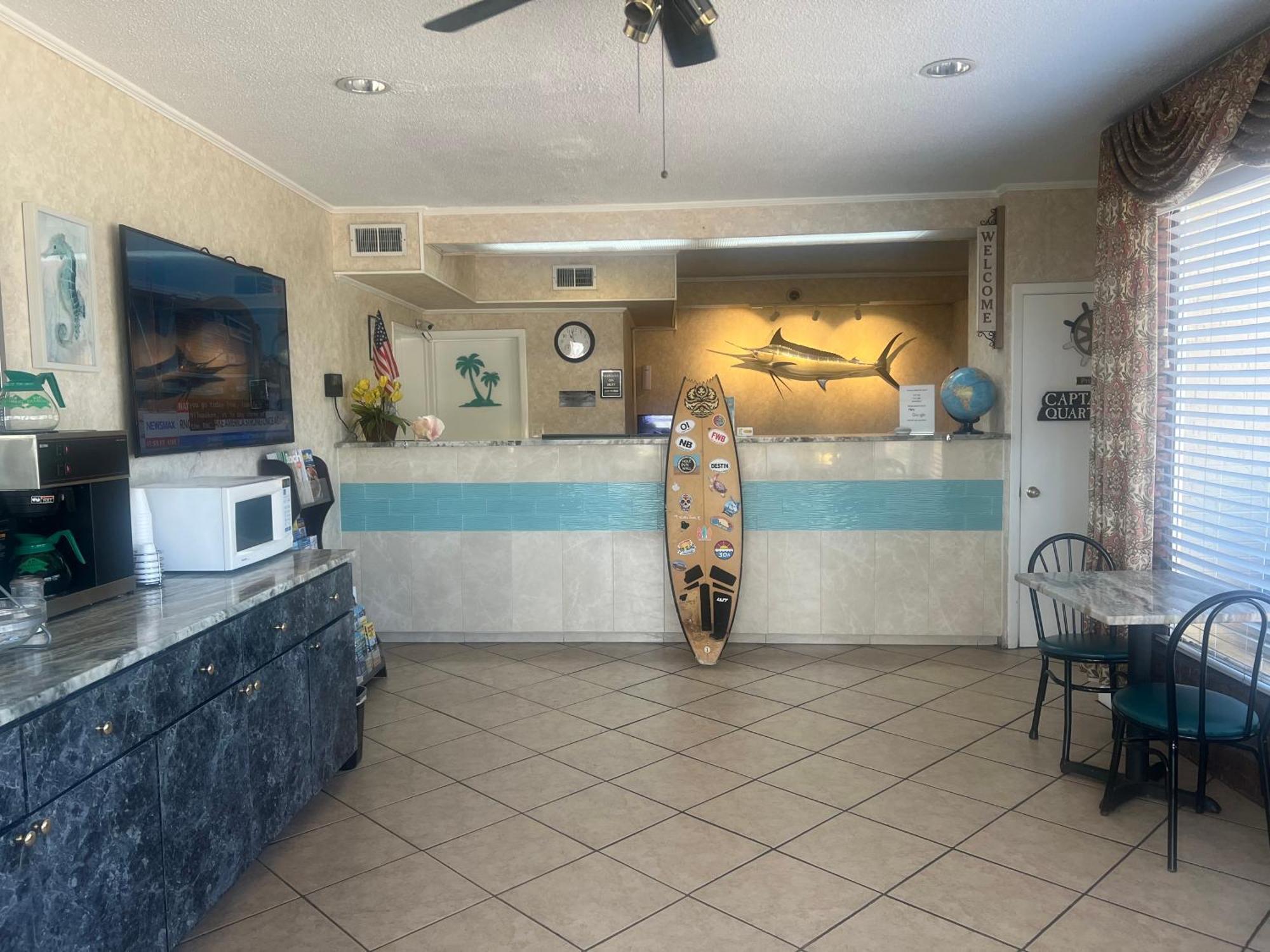 Hole Inn The Wall Hotel - Fort Walton Beach - Sunset Plaza - Nearby Beaches & Hurlburt Zewnętrze zdjęcie
