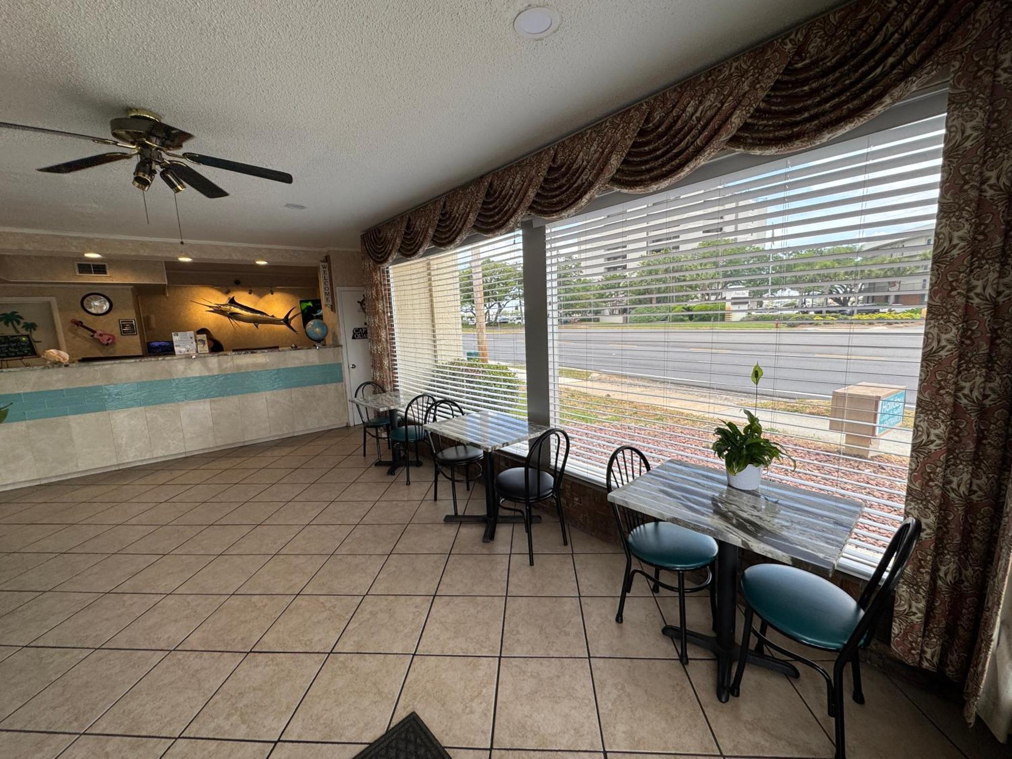 Hole Inn The Wall Hotel - Fort Walton Beach - Sunset Plaza - Nearby Beaches & Hurlburt Zewnętrze zdjęcie